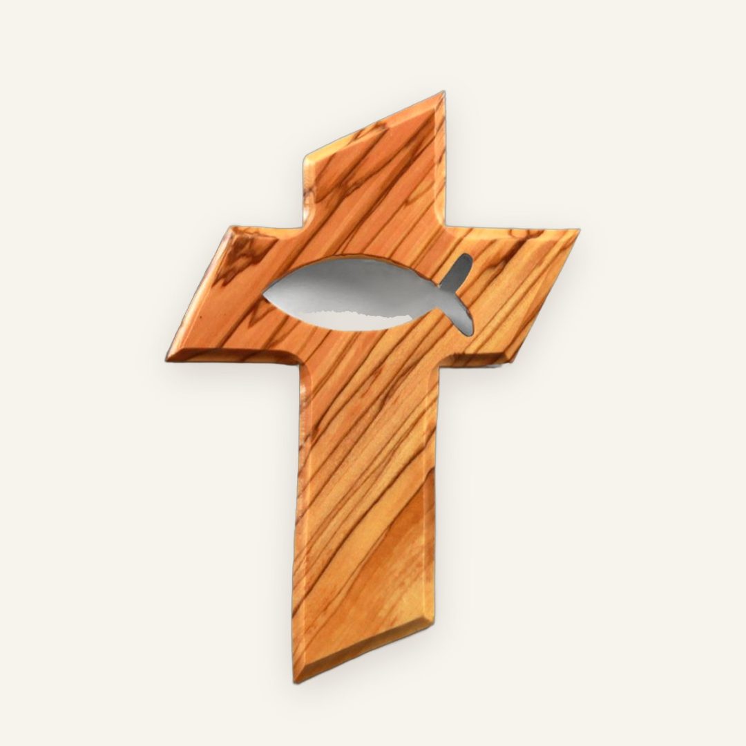Olivenholz-Kreuz mit Fisch – Taufgeschenk mit dem Taufsymbol Olivenholz-Kreuz mit Fisch – Taufgeschenk mit dem Taufsymbol