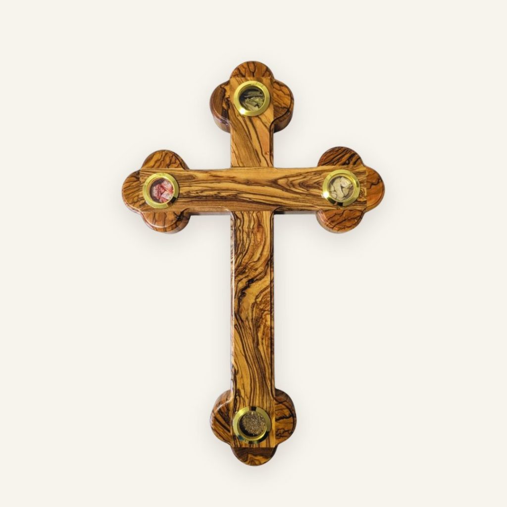 Dreifaltigkeitskreuz aus Olivenholz mit Weihrauchkapseln aus Bethlehem