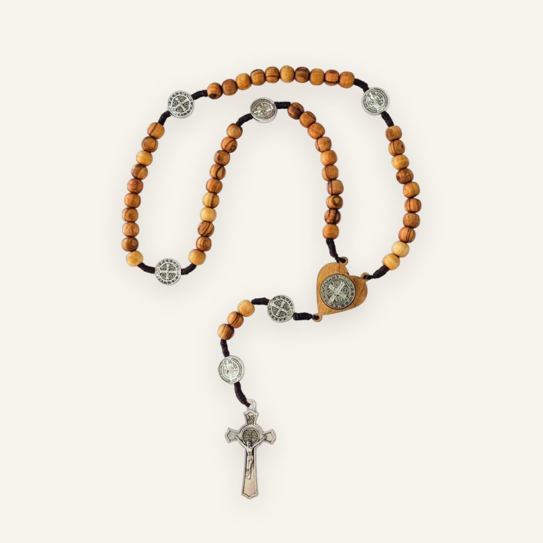 St.-Benedikt-Rosenkranz aus Olivenholz – Geschenk zur Firmung St.-Benedikt-Rosenkranz aus Olivenholz – Geschenk zur Firmung