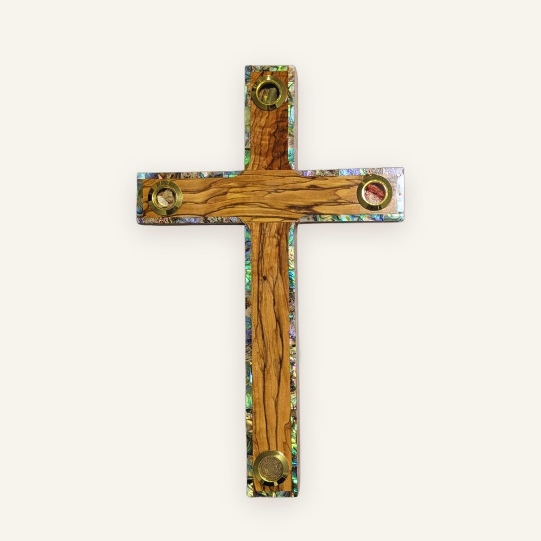 Wandkreuz aus Olivenholz mit Perlmutt-Rand und Weihrauchkapseln Wandkreuz aus Olivenholz mit Perlmutt-Rand und Weihrauchkapseln