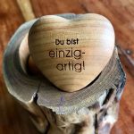 Holzherz mit Gravur „Du bist einzigartig“